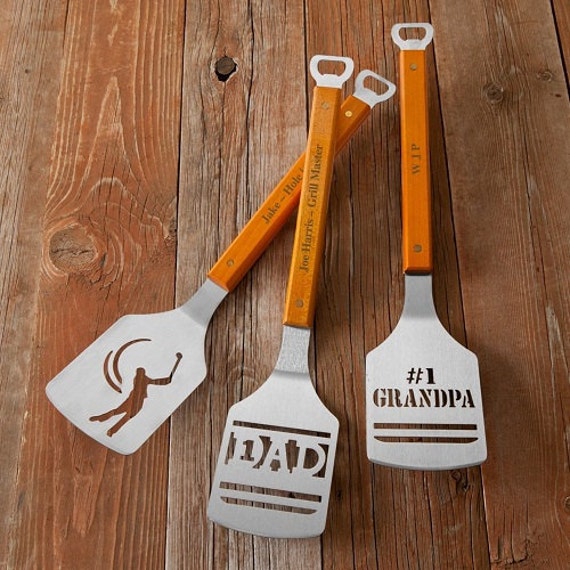 For all those grill-head dads, these personalized BBQ spatulas are the perfect flipping gift for Father's Day!