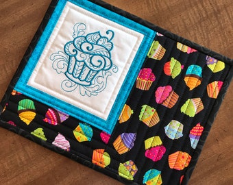 Quilted mug rug, coaster, snack mat, mini-placemat, cupcake, birthday, mug mat, machine embroidery, Quiltsy handmade, Item #367