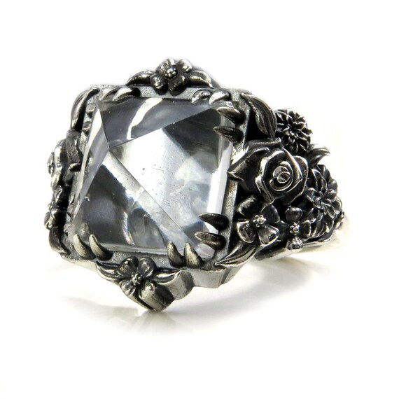 Skull and Posy Gothic Silver Cocktail Ring with Quartz Pyramid - Spooky Jewelry