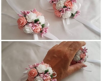 Flower bracelet for the flower girl or bridesmaid, choice of color