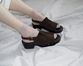 vintage platforms, 90s does the 1970's, chocolate brown suede rubber sole chunky heel slingbacks || sz US 9