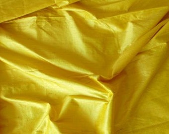 Silk dupioni in Dark Maize Yellow.Fat quarter-D 140
