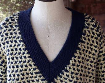 Mens Hand Knit V-Neck Thick Pullover Sweater