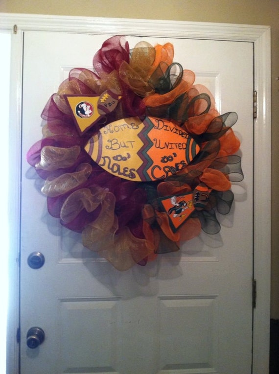 FSU Seminoles - Miami Huricanes - House Divided Wreath - ACC - College Football - FSU - University Of Miami - Collegiate Sports - Mancave