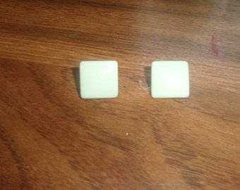 vintage clip on earrings seafoam green lucite