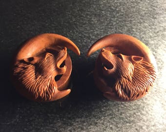 Hand Carved Wolf Tunnels Plugs | Sawo Wood | 6mm-25mm | 1 Pair |