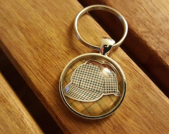 Sherlock Holmes hat keychain