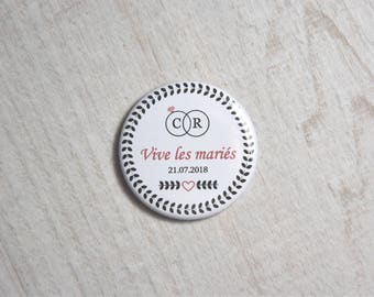 Badge Vive married initials 37mm