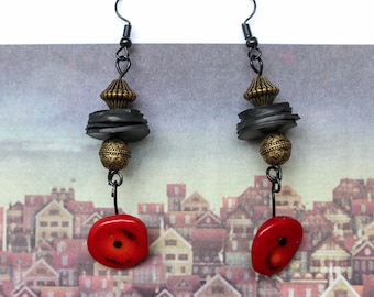 Pagoda (handmade earrings from recycled bicycle inner tube and beads)
