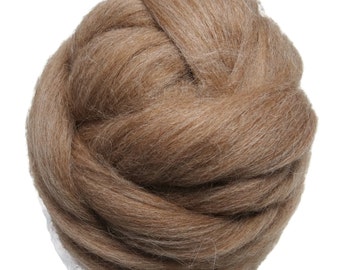 Baby Alpaca wool roving Light Fawn