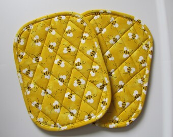 Bees, honey bees, bumble bees 7x9" oval potholders - set of 2