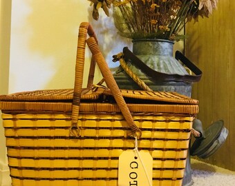 Vintage Picnic Basket
