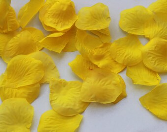 Silk Rose Petals - 100 pieces yellow rose petals - rose confetti yellow - fabric yellow rose petals - silk petals