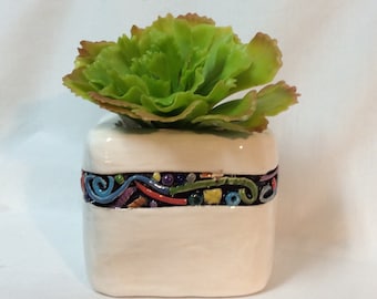 Small inlayed planter - red