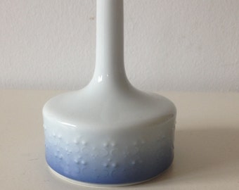 White Porzelanvase with light blue gradient, very elegant, Freiberger porcelain, mad in GDR