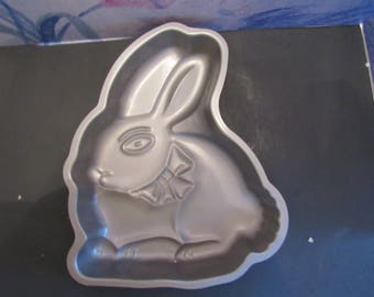 LAST CHANCE Easter Rabbit Bunny Baking Pan 2577