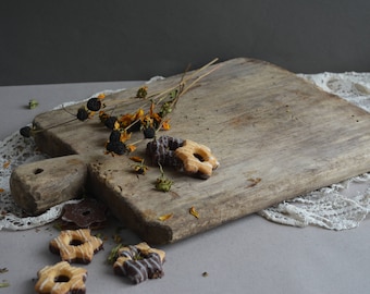 Antique rustic cutting board with food chopper - Bread board - Chopping board - Vintage wooden chopping board - Rustic kitchen decor.