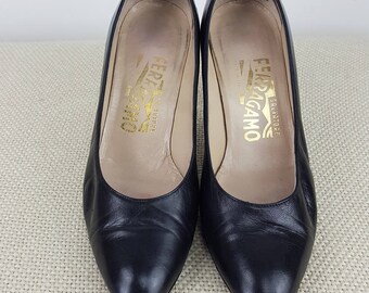VINTAGE Salvatore Ferragamo Black Leather Pumps (5.5 C)