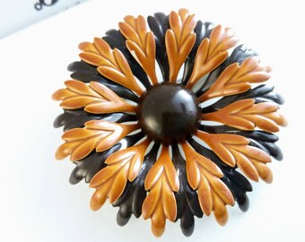 57mm Vintage orange enamel pin, Vintage brooch, vintage pin, orange flower pin, enamel flower pin, flower brooch, enamel pin, orange pin,
