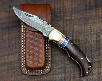Winchester No. 1.4 (Small) - Damascus Folding Knife with Camel Bone and Walnut Wood Scales
