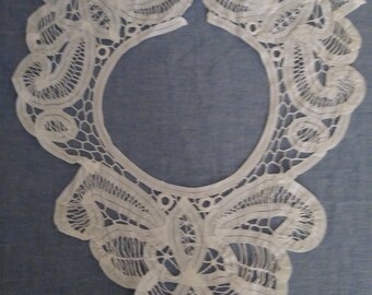 Vintage White Battenburg Collar.