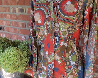Vintage REtro Psychedelic 1960s Blouse. size small. hippy mid century
