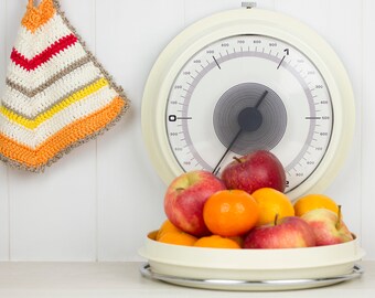 Brabantia pendant scale decorated with fruit