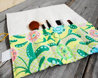 Makeup Brush Roll, Cosmetic Brush Roll - Yellow Paisley