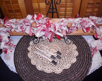 Primitive Country Raggedy Tattered Christmas Valentines Day RAG GARLAND Swag Skirting Wrap Drape with Ornie Clips (PRS-0017)