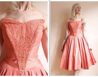 1950s Dress // Sweet Kiss Goodnight Dress // vintage 50s dress