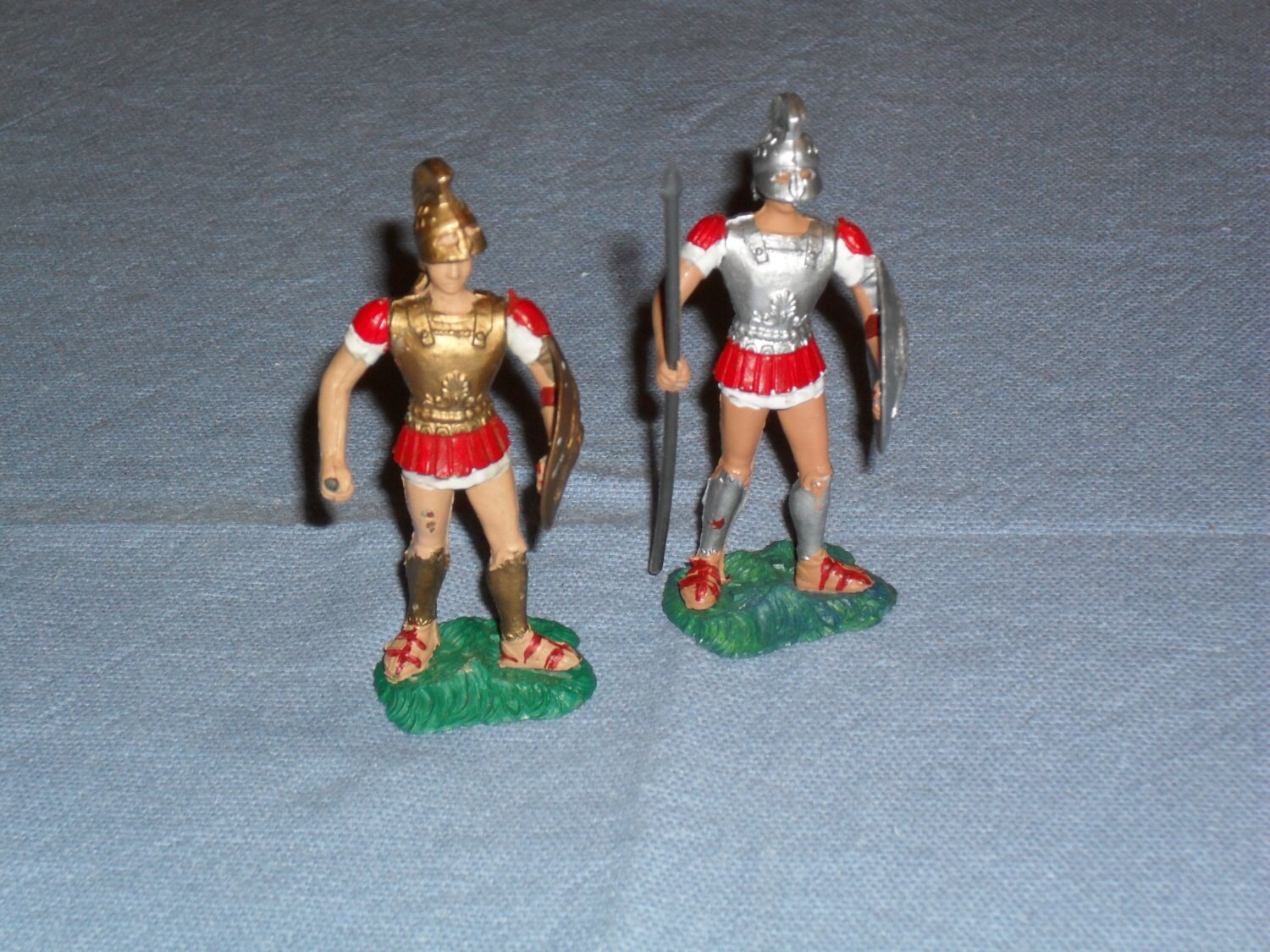 Athen Aohna vintage Greek toy soldiers X 2 80's classic