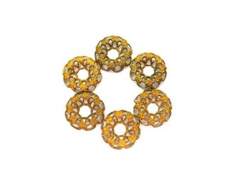 10 VINTAGE flower beads, metal lace design 12mm