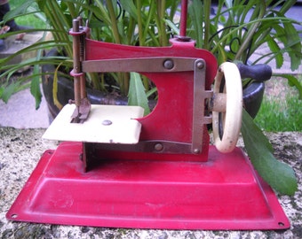 Vintag Gateway Red Junior Sewing Machine Model- NP-1 Toy Sewing Machine made by Gateway Engineering Co Chicago ILLINOIS
