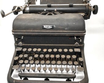 Royal Typewriter, Vintage Typewriter, Serial Number: KMM3763 240, Antique Typewriter