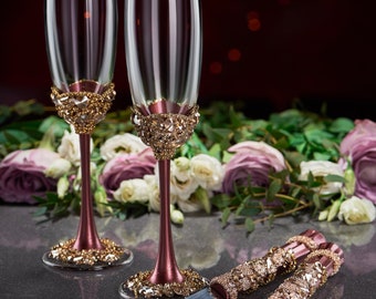 Wedding сhampagne glasses and cake server and knife Burgundy gold Bride and groom set of 4, wedding toasting flutes and cake server set