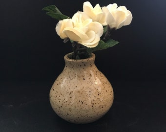 Mommy pot- small vase- Ready to ship