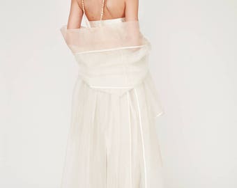 Cape Brilliant: In Ecru and groove. Festlisches Silk cape. 100% silk Olcay Krafft Fashion