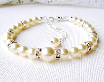 Ivory pearl bracelet / Swarovski pearls / cream pearl bracelet / wedding jewelry / gift for her / bridal bracelet / birthday gift / crystal