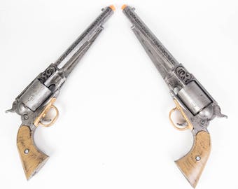 The Dark Tower Pistol Set (The Dark Tower, Steven King)
