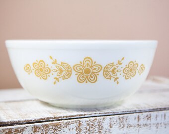 Vintage Pyrex Mixing Bowl Butterfly White Mixing Bowl 2.5Qt. #404