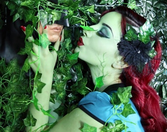 busts-batman-poison-ivy-nude-bark