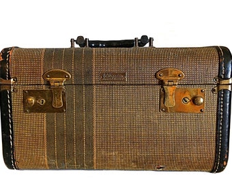 JC Higgins Luggage, Jc Higgins Train Case, Vintage Train case, Vintage Luggage, Higgins Suitcase, Vintage Suitcase, Plaid Train Case