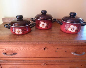 Vintage Enamelware Cookware- Red with White Flower- NICE!!!