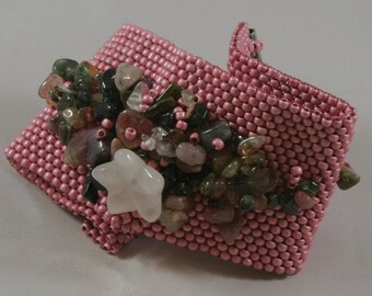 Floral Garden. Beaded bracelet. Beadwork.