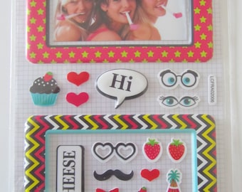 Set of 2 stickers frames pictures + accessories - scene put your favorite photos