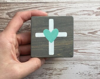 PINK ROBYN DECOR Easter Cross Heart Sign (select your color)