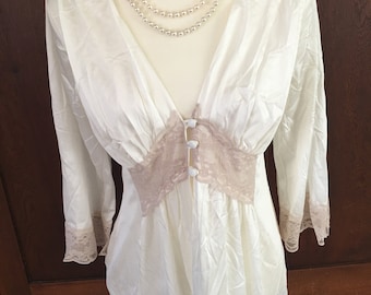 S/Vintage Robe/Ecru Lace/Gathered Bust/Ivory/Small