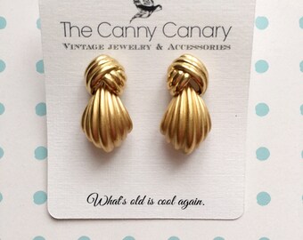 70's Vintage Monet Shell Earrings Monet