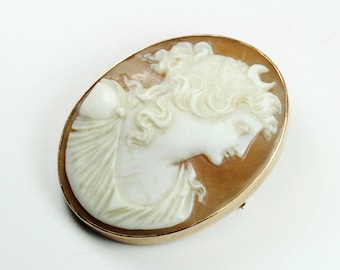 Vintage Victorian (1837-1901) Style 10ct Rose Gold Greek Goddess Selene Conch Shell Cameo Brooch