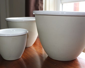 Bennington Potters Vermont Stoneware Mixing Bowls Nested Set | White Glaze Interior | Gray Matte Exterior | 1875 1876 1877 | Vintage 1980s